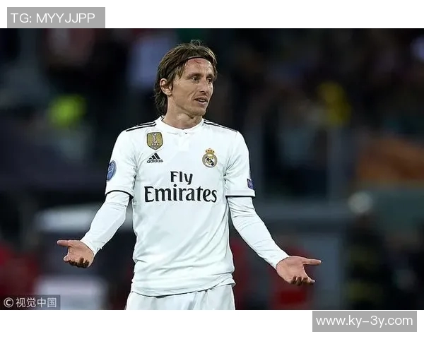 西媒报道莫德里奇希望在皇马退役并主动提出多种降薪方案 西媒报道莫德里奇希望在皇马退役并主动提出多种降薪方案