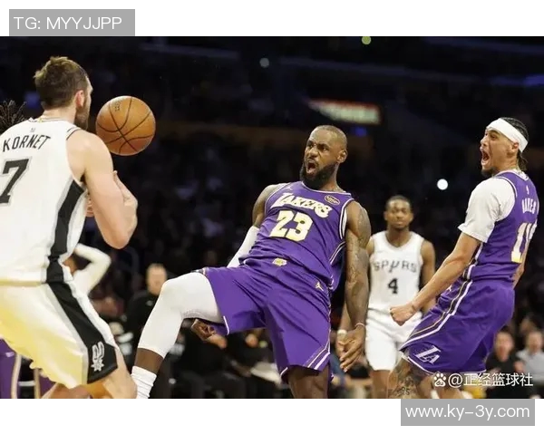 夸梅质疑詹姆斯年龄问题为何仍能完成隔人扣篮的表现